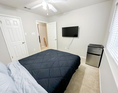 11321 Avering Ln - Photo Thumbnail 17