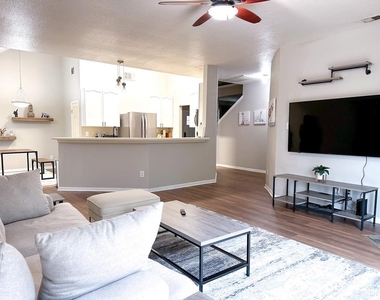 11321 Avering Ln - Photo Thumbnail 2