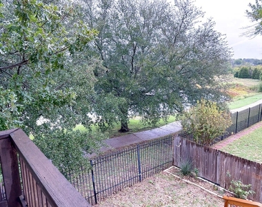 11321 Avering Ln - Photo Thumbnail 20