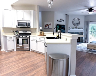 11321 Avering Ln - Photo Thumbnail 8