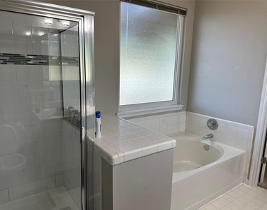 11321 Avering Ln - Photo Thumbnail 30