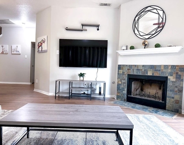 11321 Avering Ln - Photo Thumbnail 3