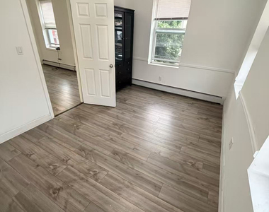 2571 West 16th Street - Photo Thumbnail 5