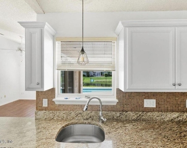 10334 Triple Crown Avenue - Photo Thumbnail 9