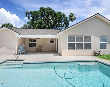 10334 Triple Crown Avenue - Photo Thumbnail 2