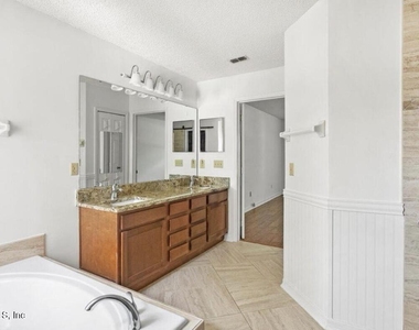 10334 Triple Crown Avenue - Photo Thumbnail 20