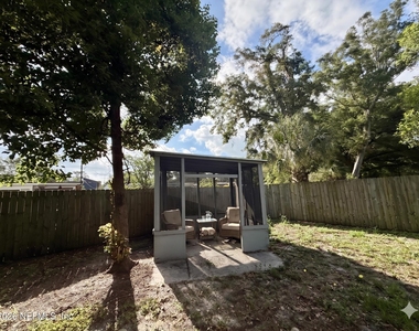 4721 E Castlewood Drive - Photo Thumbnail 18