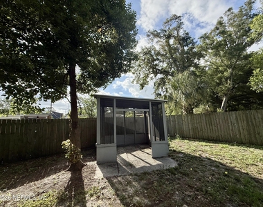 4721 E Castlewood Drive - Photo Thumbnail 17