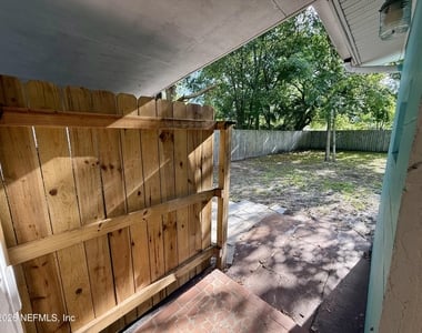 4721 E Castlewood Drive - Photo Thumbnail 15