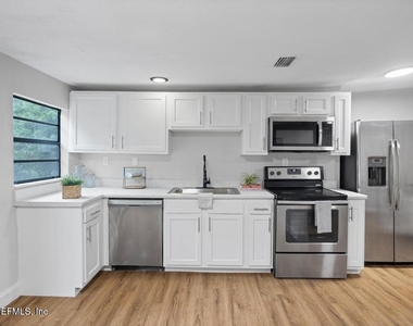 1012 Beckner Avenue - Photo Thumbnail 16