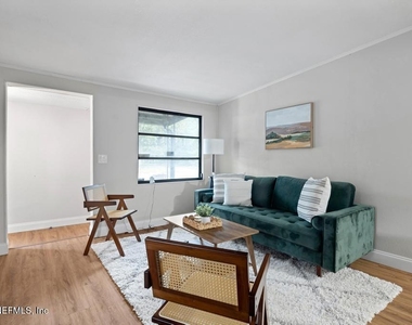 1012 Beckner Avenue - Photo Thumbnail 5
