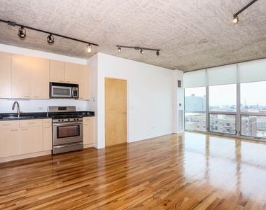 1845 S Michigan Avenue - Photo Thumbnail 4