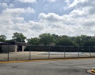 300 S Roselle Road - Photo Thumbnail 18