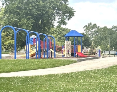 300 S Roselle Road - Photo Thumbnail 17