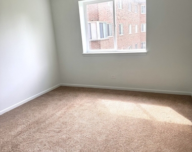 300 S Roselle Road - Photo Thumbnail 9