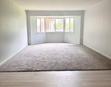 300 S Roselle Road - Photo Thumbnail 1