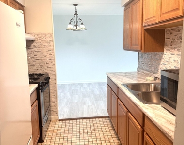 300 S Roselle Road - Photo Thumbnail 4