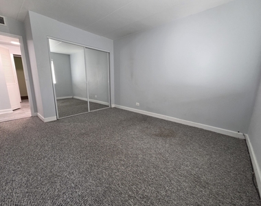 220 S Roselle Road - Photo Thumbnail 7