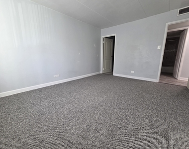 220 S Roselle Road - Photo Thumbnail 9