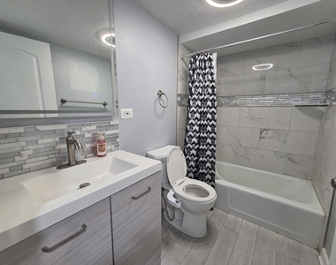220 S Roselle Road - Photo Thumbnail 8
