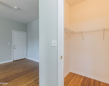 431 E Oakwood Boulevard - Photo Thumbnail 5