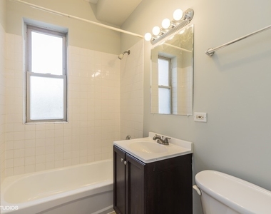 431 E Oakwood Boulevard - Photo Thumbnail 4