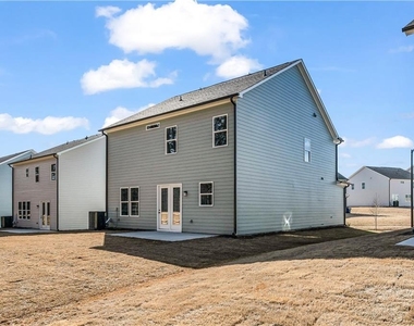 272 Brighton Bend Lane - Photo Thumbnail 4