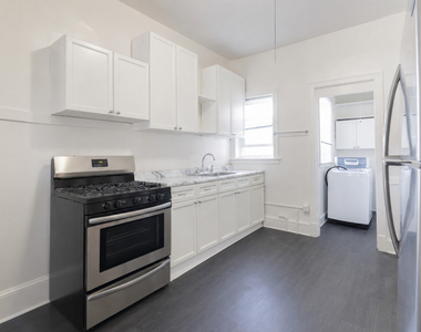 4754 N Lincoln Avenue - Photo Thumbnail 2