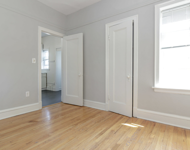4754 N Lincoln Avenue - Photo Thumbnail 11
