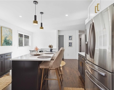2995 Pasadena Drive - Photo Thumbnail 18