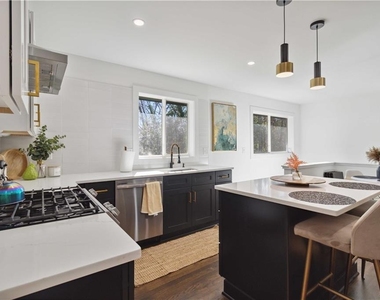 2995 Pasadena Drive - Photo Thumbnail 17