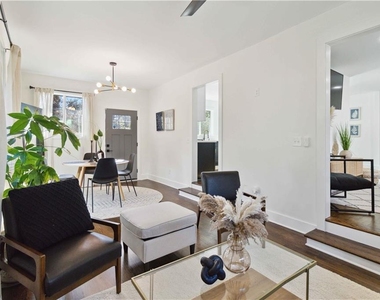 2995 Pasadena Drive - Photo Thumbnail 8