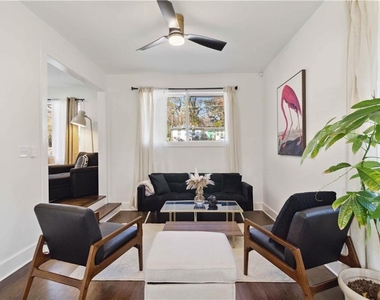 2995 Pasadena Drive - Photo Thumbnail 9