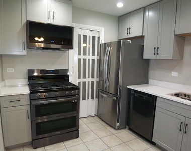 1546 Williamsburg Drive - Photo Thumbnail 10