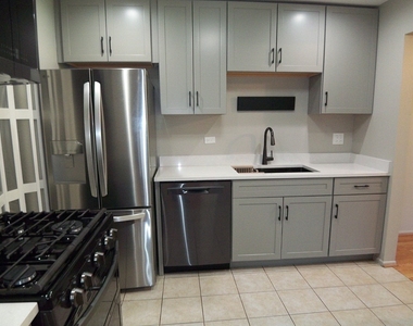 1546 Williamsburg Drive - Photo Thumbnail 9