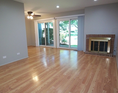1546 Williamsburg Drive - Photo Thumbnail 8
