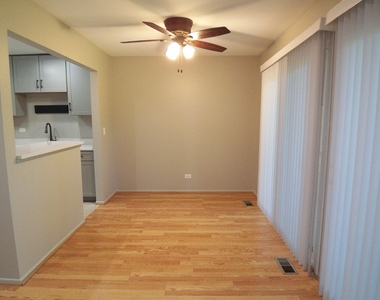 1546 Williamsburg Drive - Photo Thumbnail 4