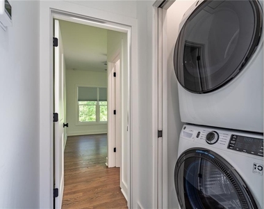 1453 Bridges Avenue Sw - Photo Thumbnail 20
