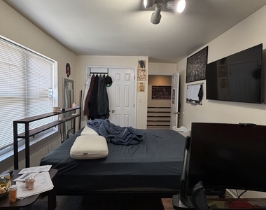 518 N May Street - Photo Thumbnail 21