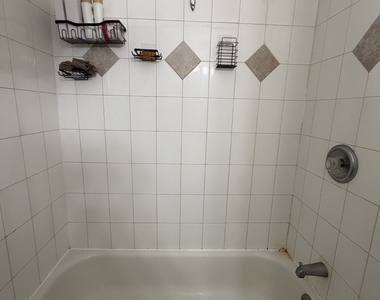518 N May Street - Photo Thumbnail 4