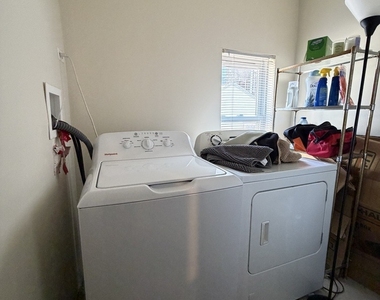 518 N May Street - Photo Thumbnail 17