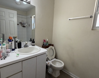 518 N May Street - Photo Thumbnail 3