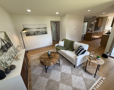 939 S Fletcher Drive - Photo Thumbnail 3