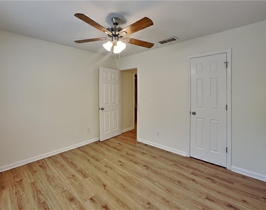 530 Alcovy Springs Drive - Photo Thumbnail 12
