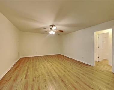 530 Alcovy Springs Drive - Photo Thumbnail 2