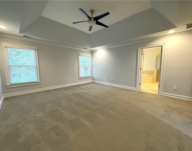 871 Lenox Ct Ne - Photo Thumbnail 20