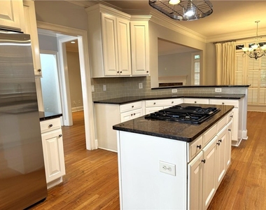 871 Lenox Ct Ne - Photo Thumbnail 9