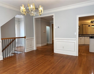871 Lenox Ct Ne - Photo Thumbnail 6