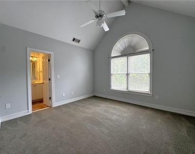 871 Lenox Ct Ne - Photo Thumbnail 23
