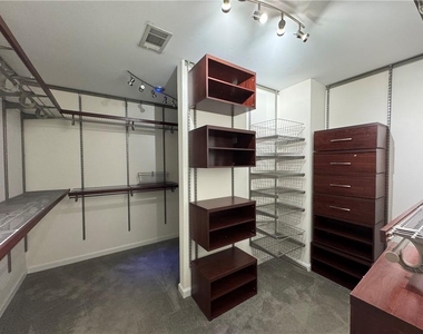 871 Lenox Ct Ne - Photo Thumbnail 22